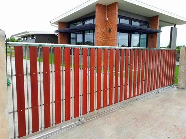 รับติดตั้งประตูรั้วแสตนเลส 